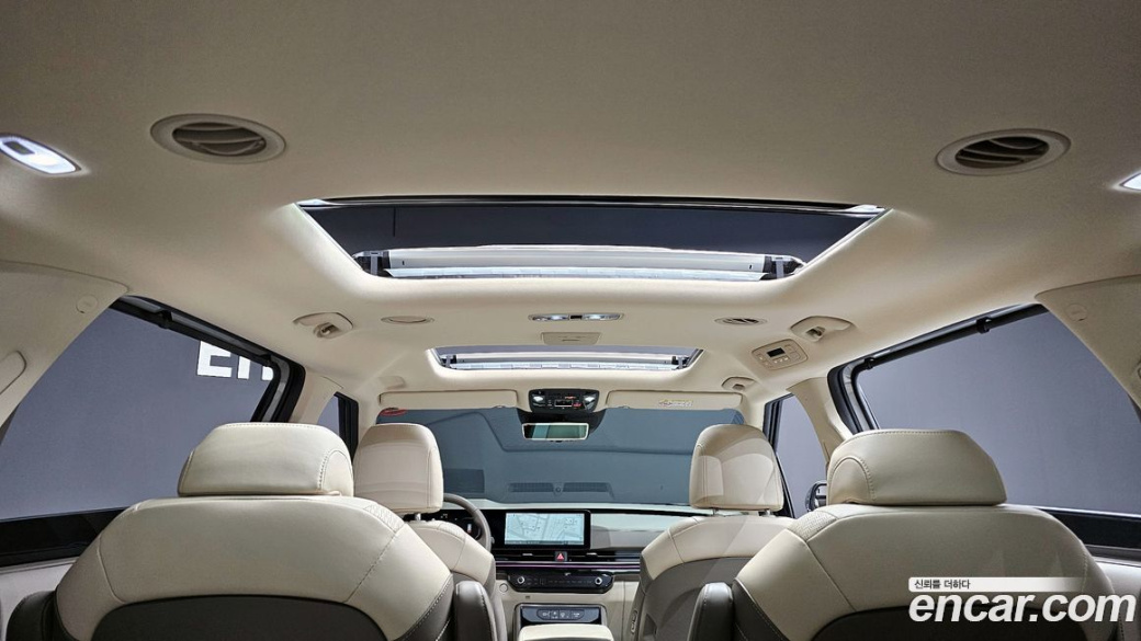 Kia Carnival 9-Seater Gravity, 2024