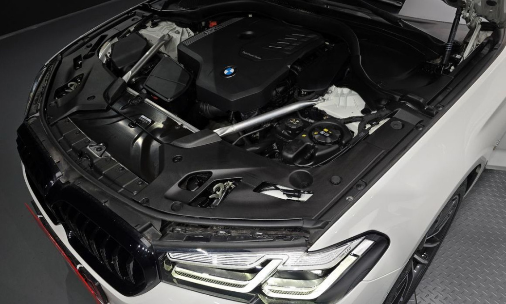 BMW 5-Series 520i M Sport, 2023