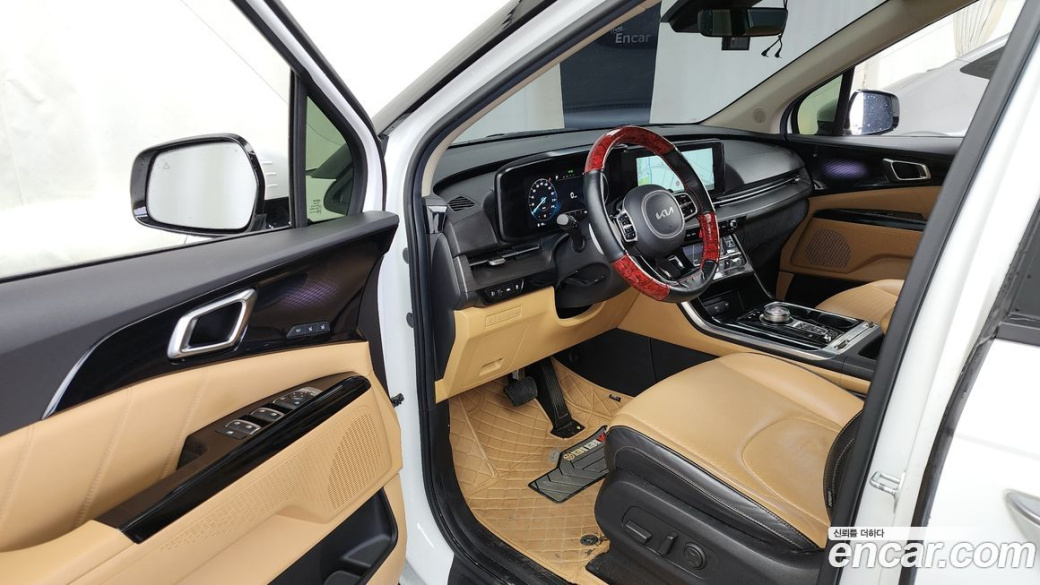 Kia Carnival 7-Seater Signature, 2022