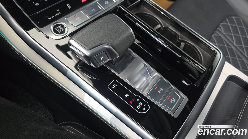 Audi Q8 55 TFSI Quattro Premium, 2023