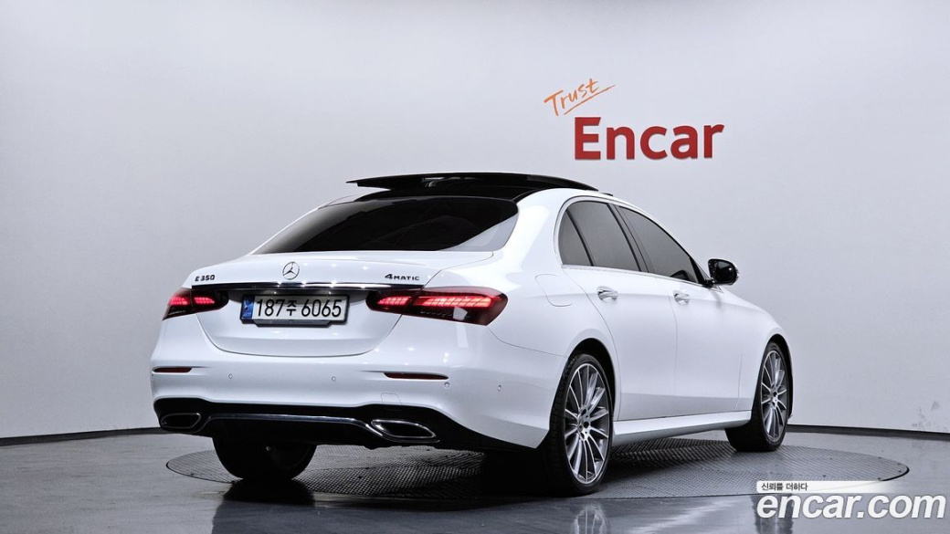 Mercedes-Benz E-Class E350 4MATIC AMG Line, 2022