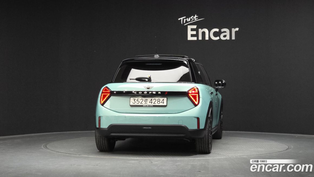 Mini Cooper 5 Door Favoured, 2025