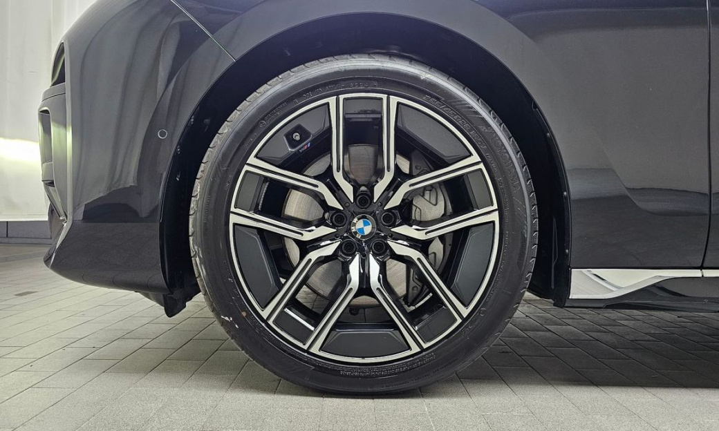 BMW 7-Series 740i xDrive M Sport, 2025