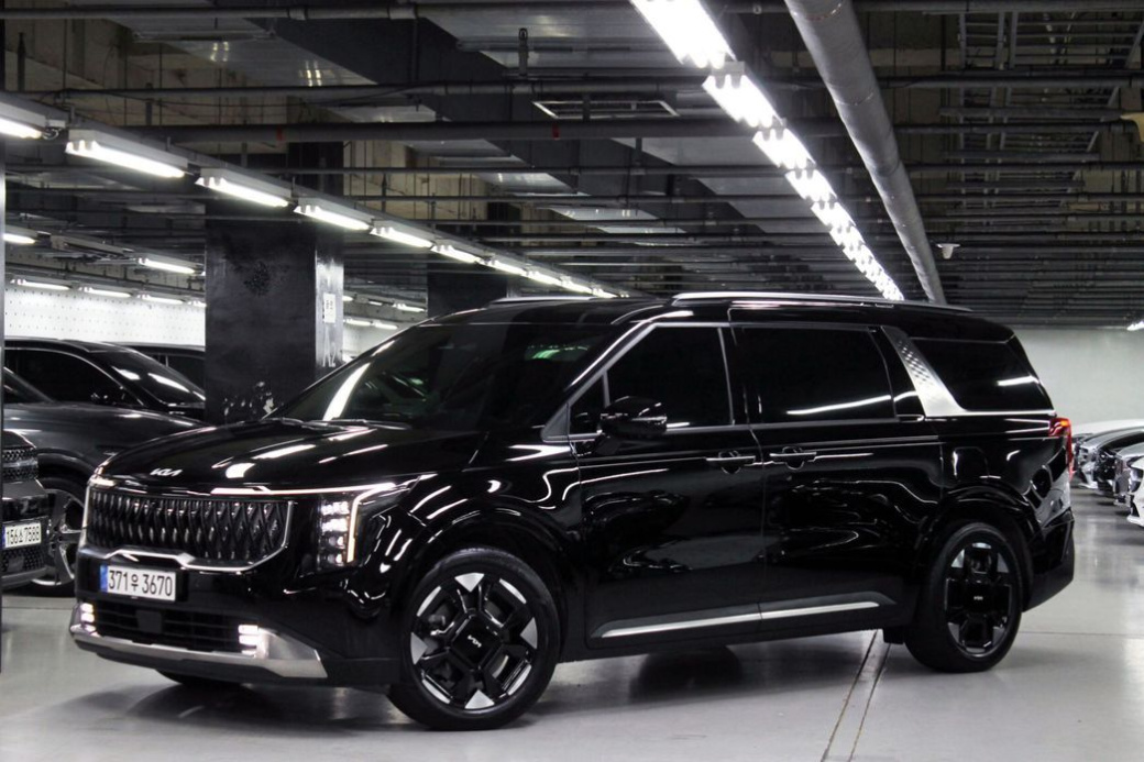 Kia Carnival 9-Seater Noblesse, 2024