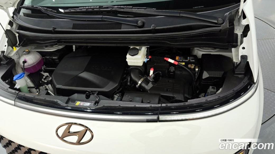 Hyundai Staria 2WD Camping Car, 2024