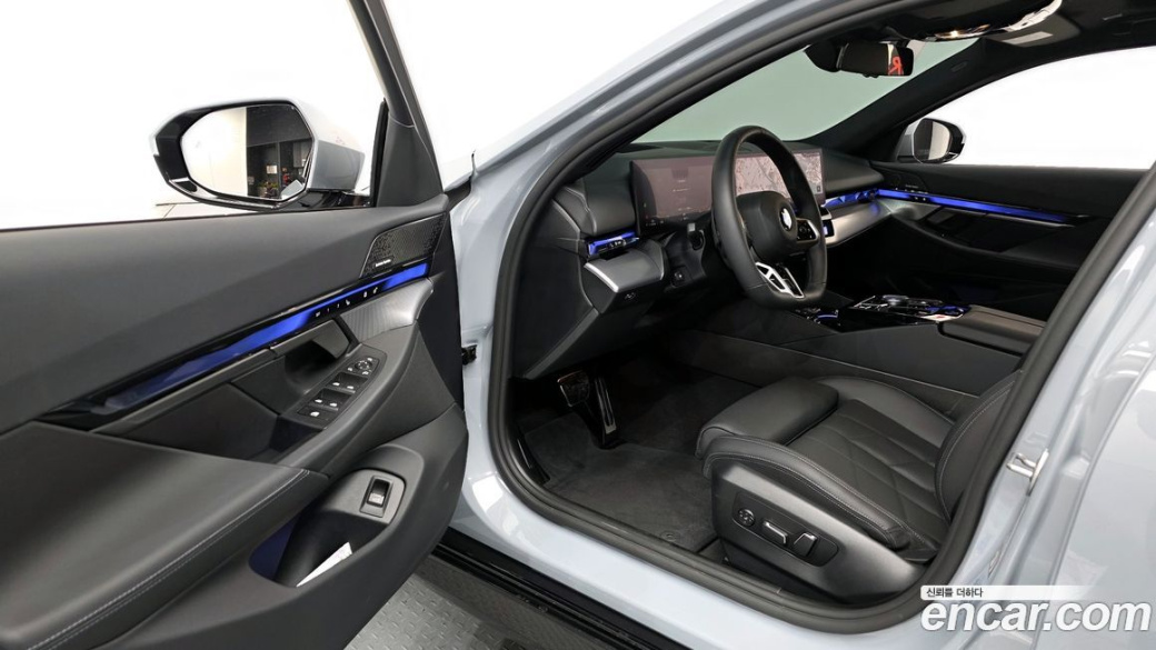 BMW 5-Series 520i M Sport, 2025