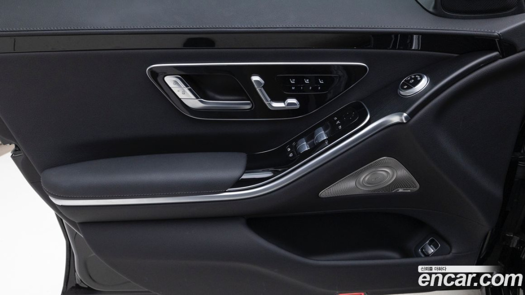Mercedes-Benz S-Class S350 d 4MATIC, 2025