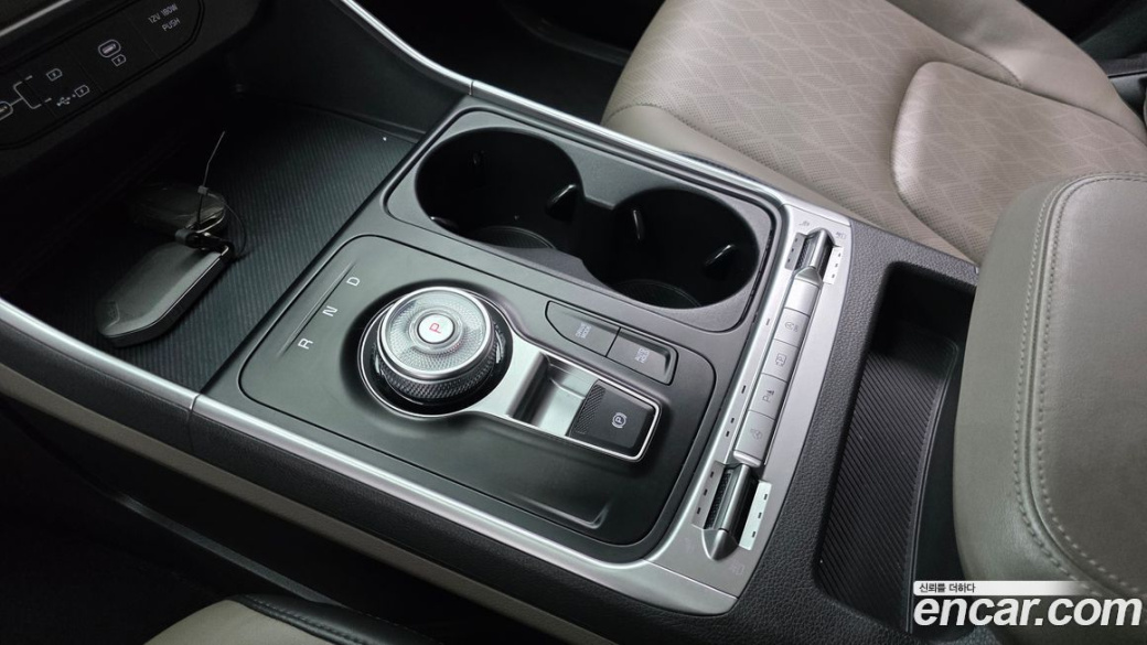 Kia Carnival 9-Seater Prestige, 2024