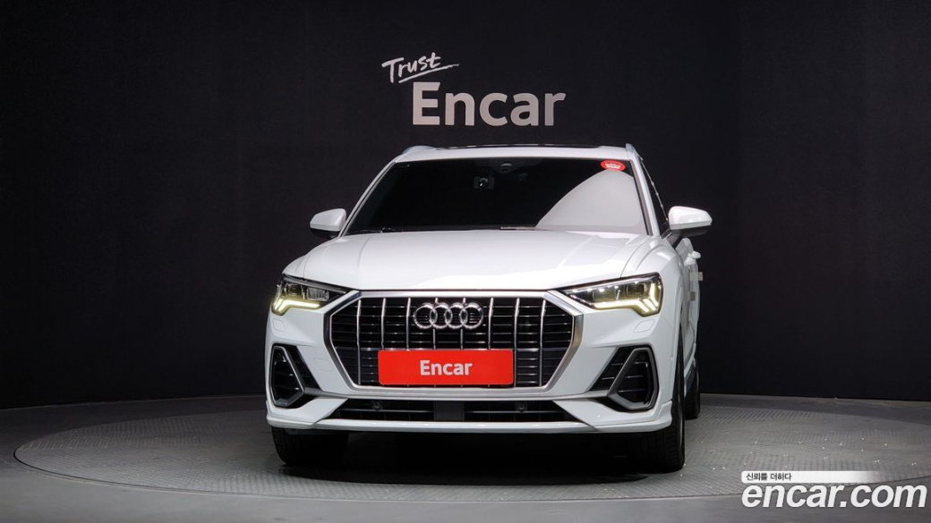 Audi Q3 35 TDI Premium, 2022