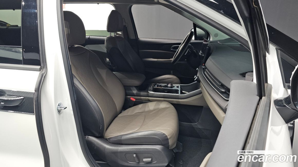 Kia Carnival 9-Seater Noblesse, 2024