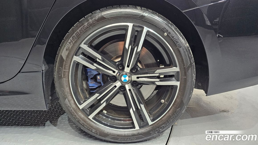 BMW 3-Series 320i M Sport, 2024