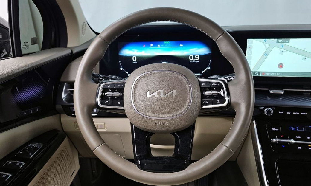 Kia Carnival 7-Seater Hi-Limousine, 2023