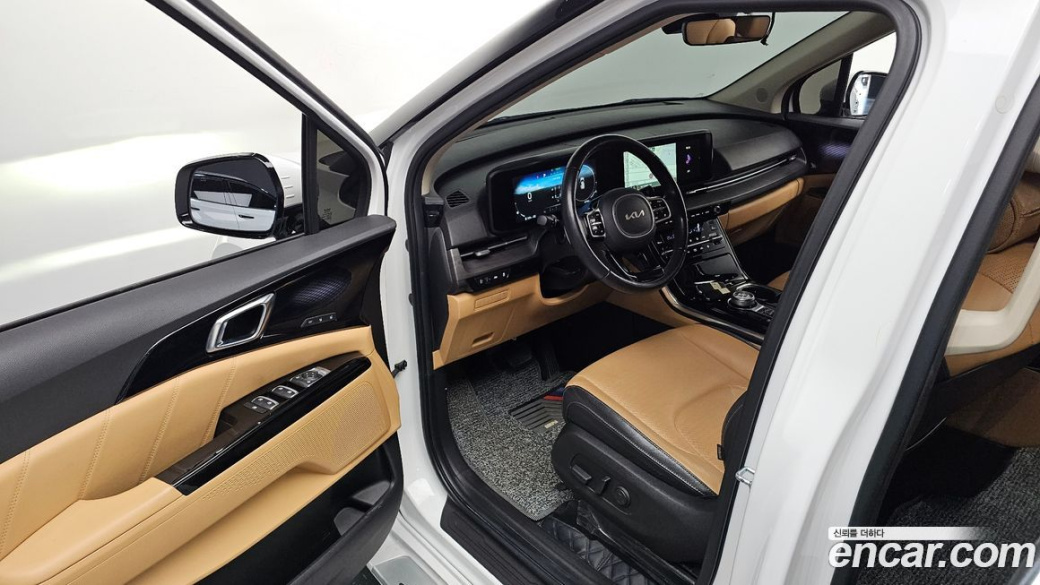 Kia Carnival 9-Seater Signature, 2023