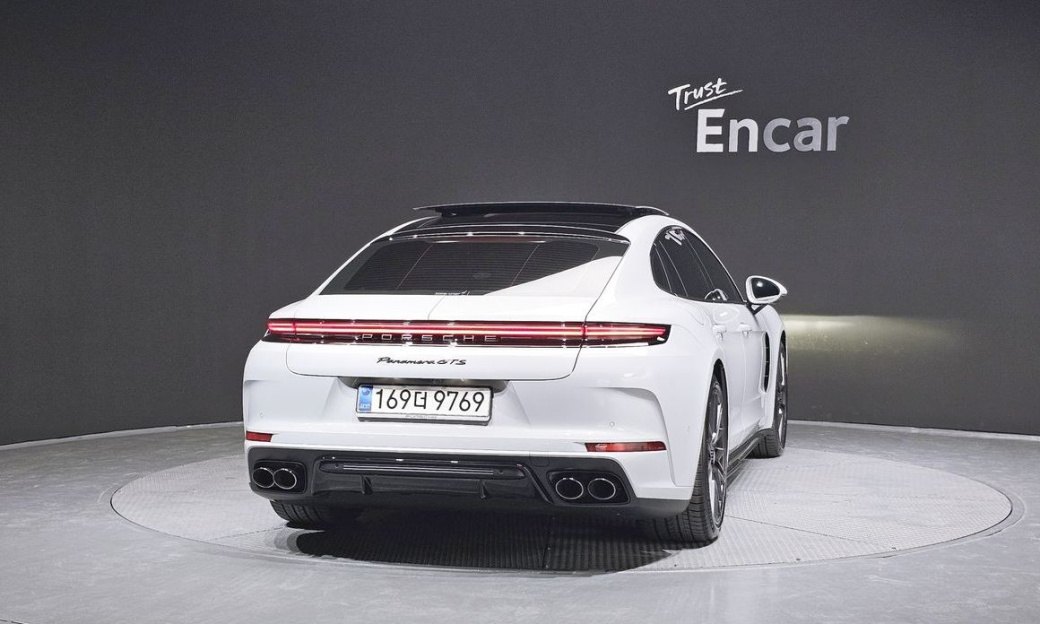 Porsche Panamera 4.0 GTS, 2025
