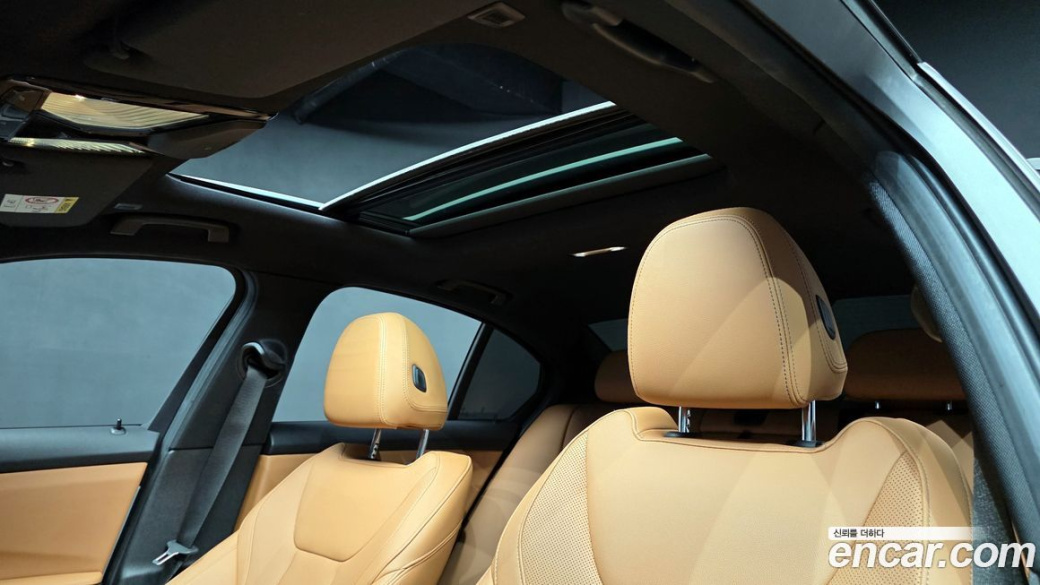 BMW 3-Series 320i M Sport, 2023