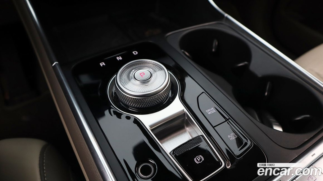 Kia Carnival 7-Seater Signature, 2024