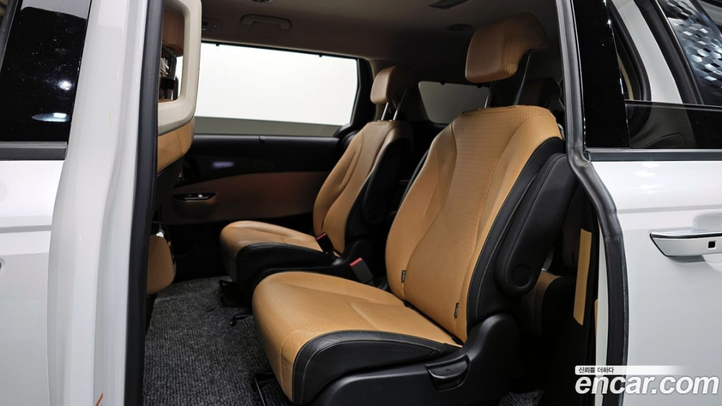Kia Carnival 9-Seater Signature, 2023