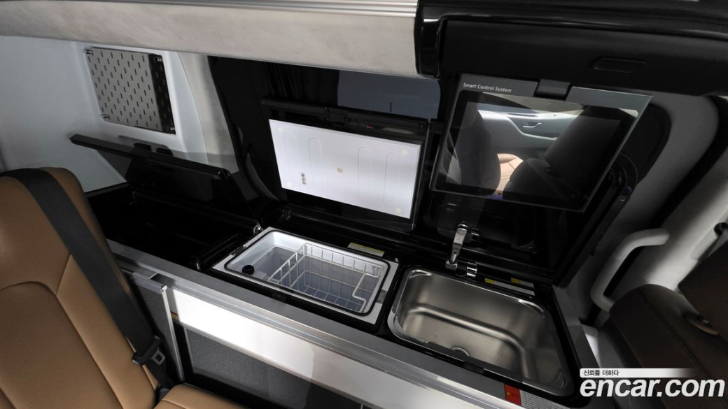 Hyundai Staria 2WD Camping Car, 2024