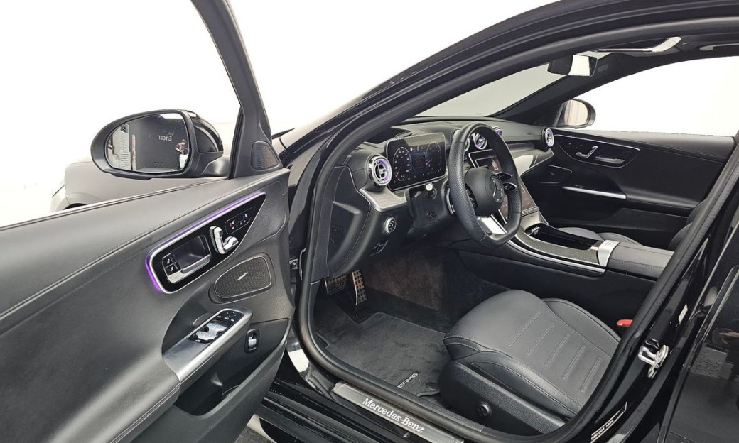 Mercedes-Benz C-Class C300 4MATIC AMG Line, 2024