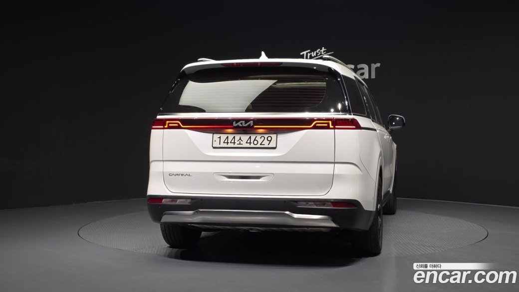 Kia Carnival 9-Seater Signature, 2023
