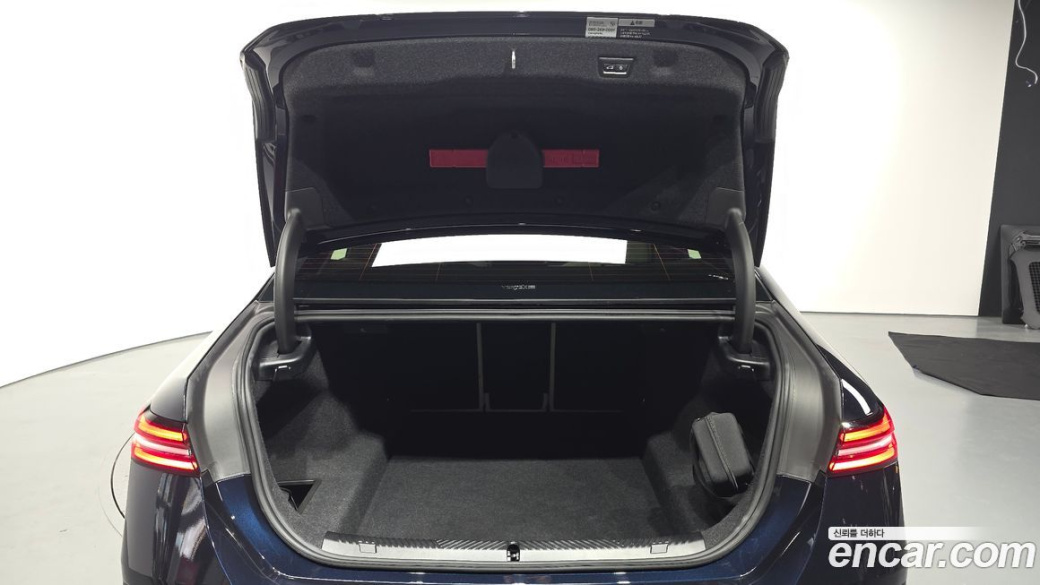 BMW 5-Series 520i M Sport, 2025