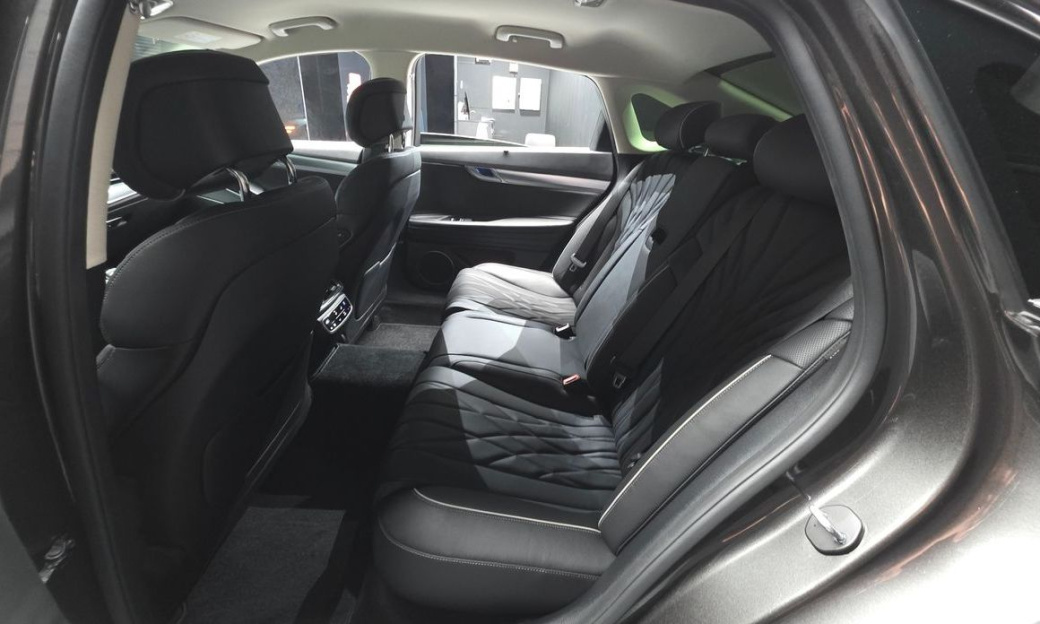 Genesis G80 Gasoline 2.5 Turbo AWD, 2024