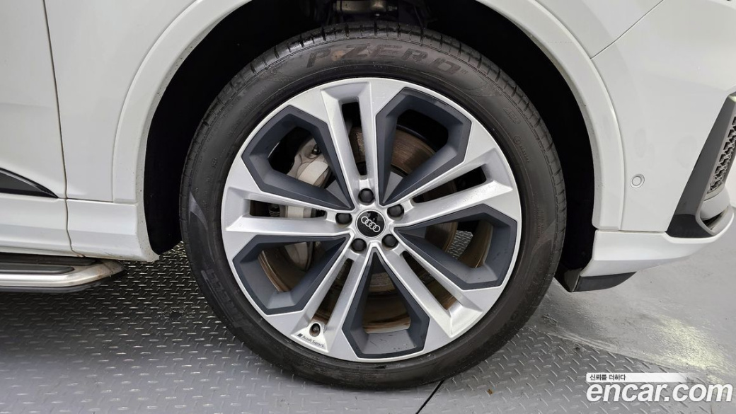 Audi Q7 55 TFSI Quattro Premium, 2022
