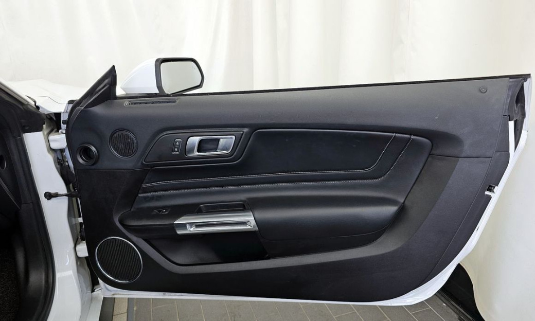 Ford Mustang Convertible, 2022
