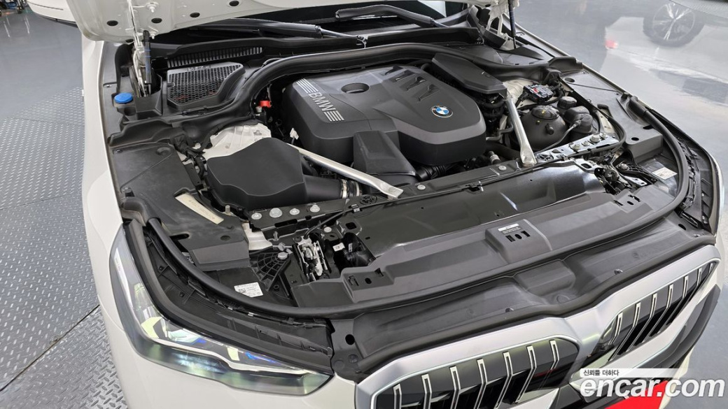 BMW 5-Series 520i M Sport, 2024