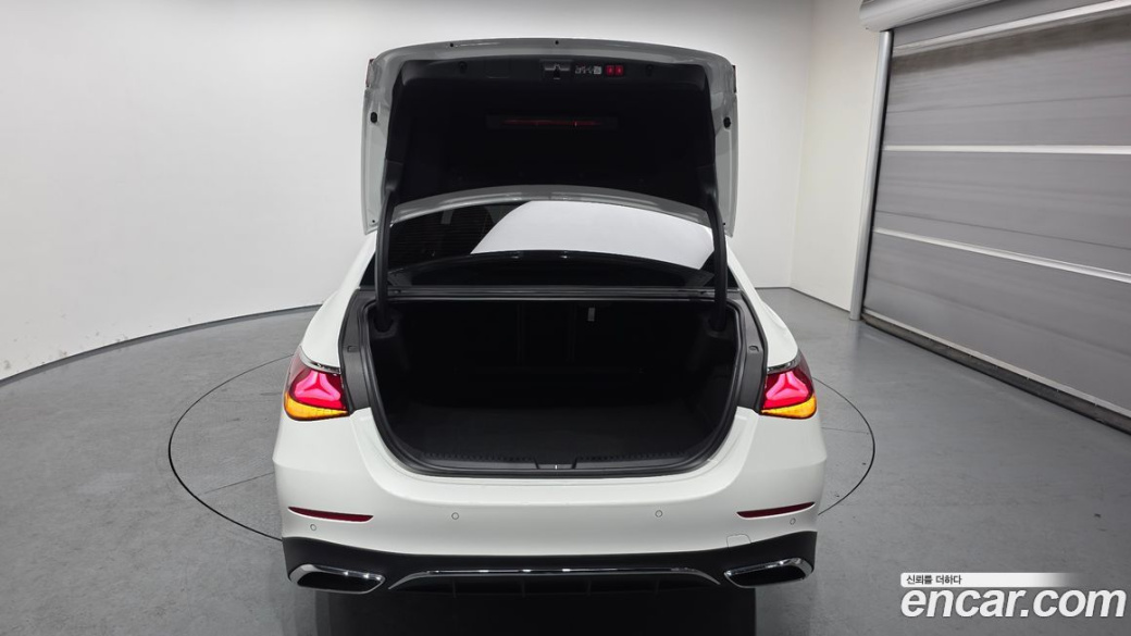 Mercedes-Benz E-Class E200 AMG Line, 2026