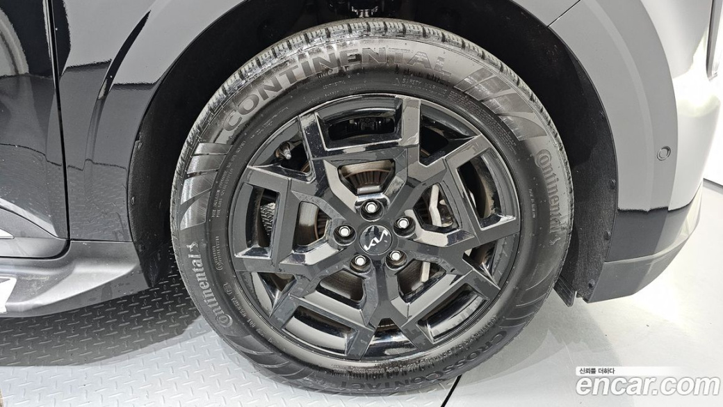 Kia Carnival 9-Seater Gravity, 2025