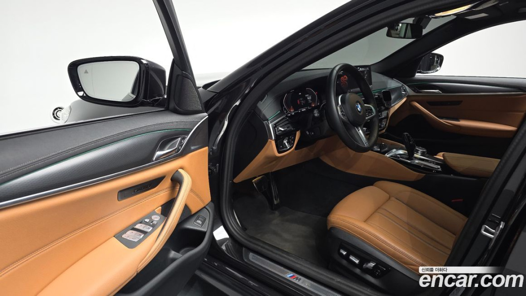 BMW 5-Series 520i M Sport, 2023