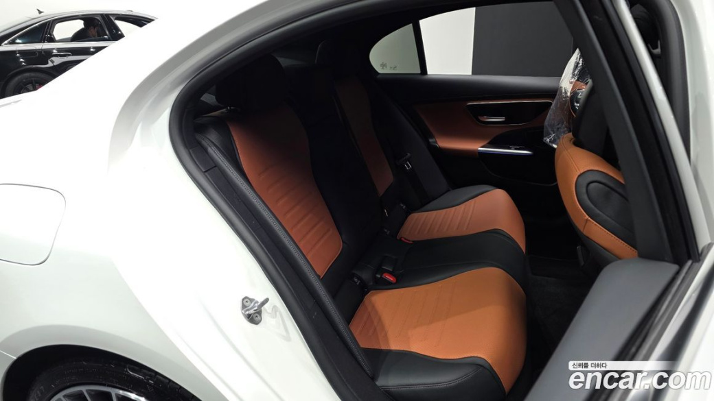 Mercedes-Benz C-Class C300 4MATIC AMG Line, 2023