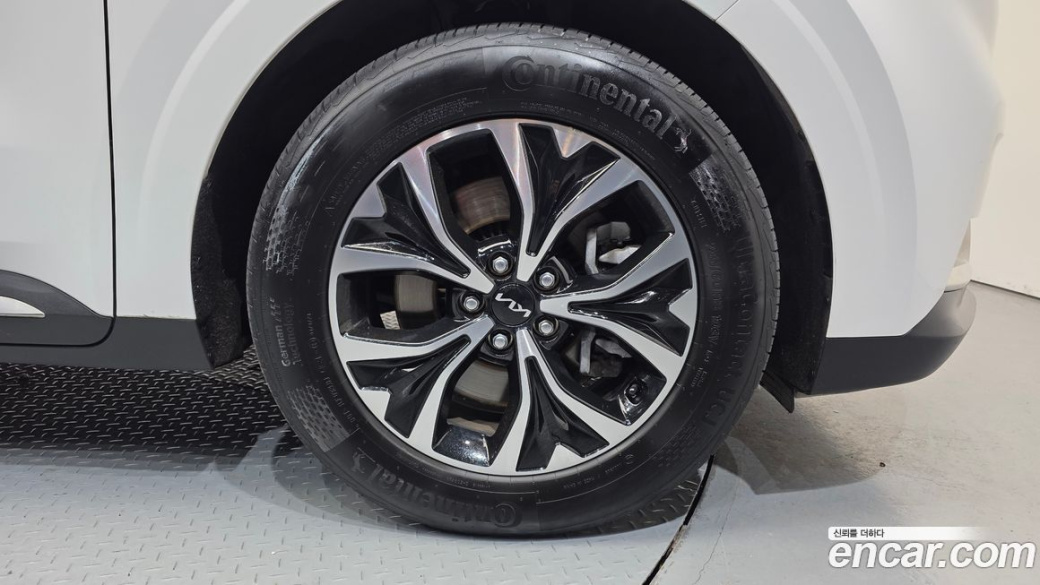 Kia Carnival 9-Seater Signature, 2023