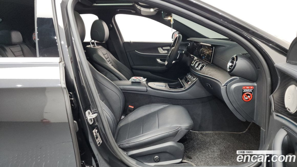 Mercedes-Benz E-Class E220d 4MATIC AMG Line, 2022