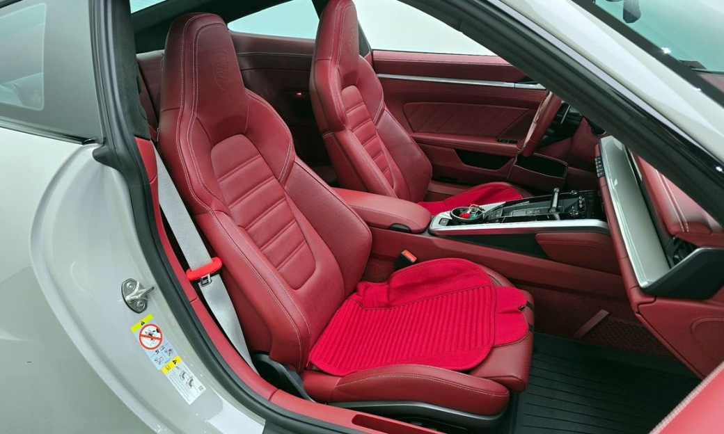 Porsche 911 Turbo S, 2022