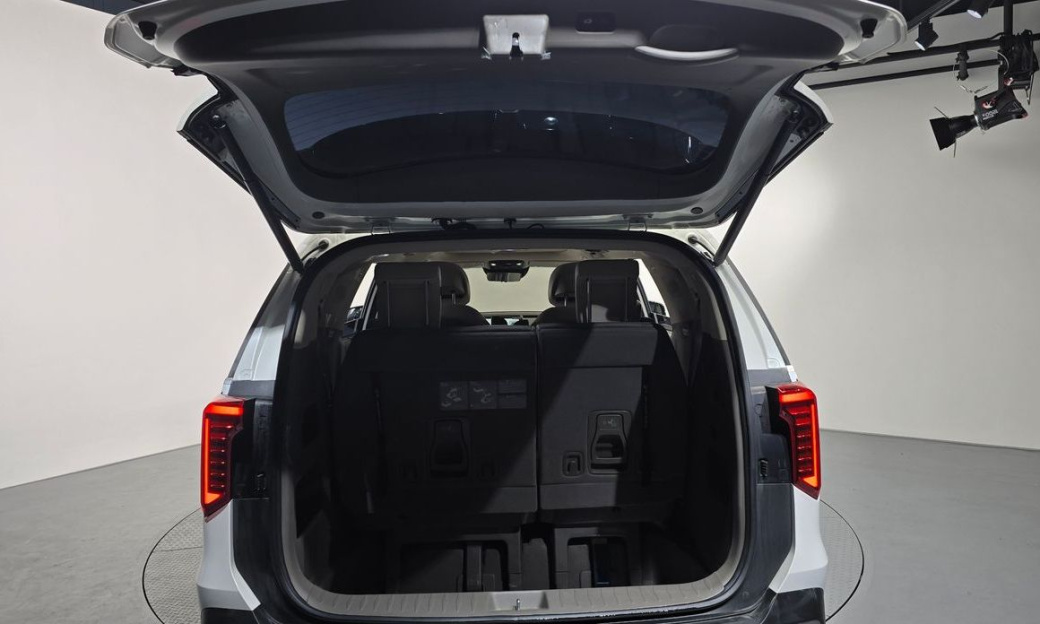Kia Carnival 7-Seater Signature, 2024