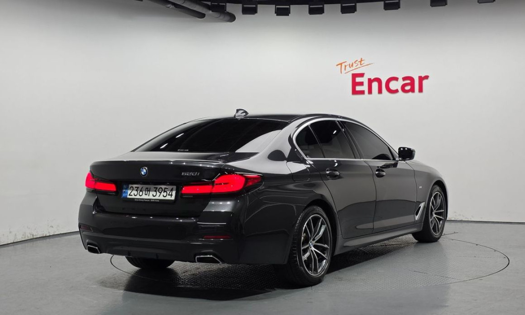 BMW 5-Series 520i M Sport, 2022