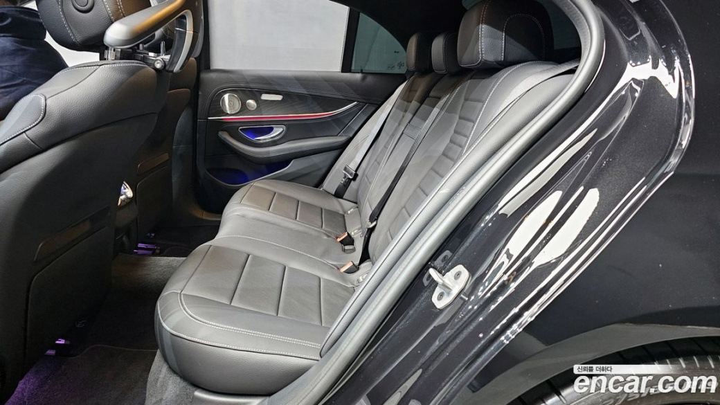 Mercedes-Benz E-Class E220d 4MATIC AMG Line, 2023