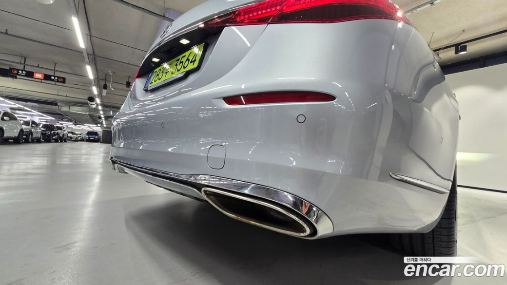 Mercedes-Benz S-Class S580L 4MATIC, 2025