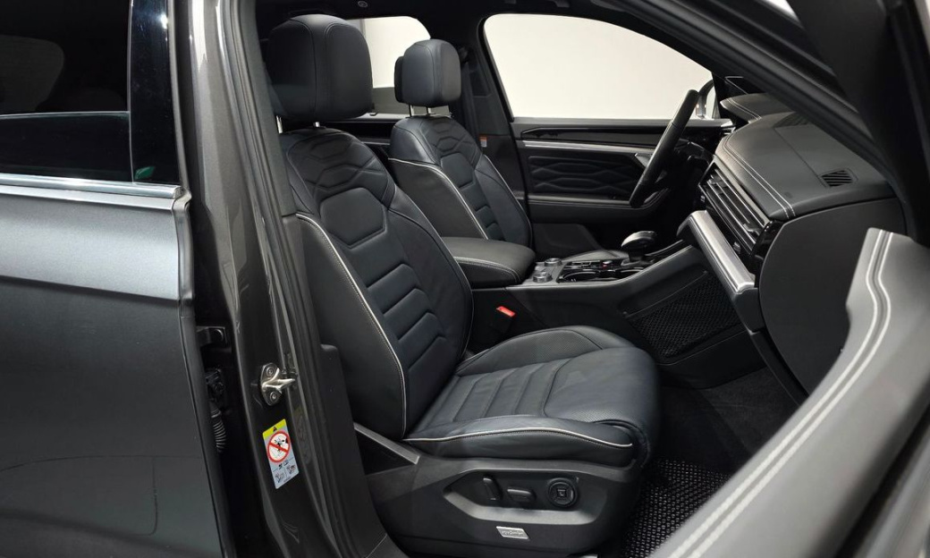 Volkswagen Touareg 3.0 TDI R-Line, 2024
