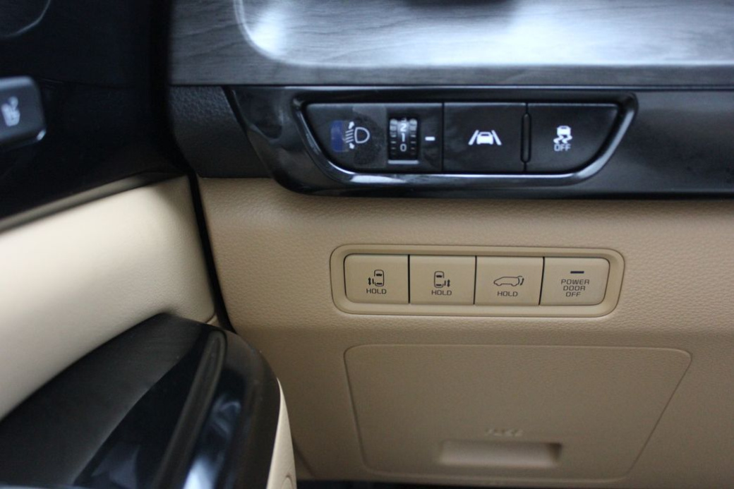 Kia Carnival 9-Seater Signature, 2023