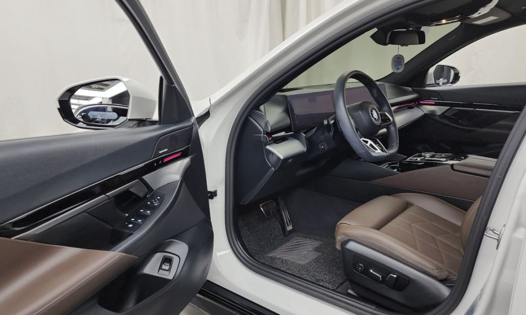 BMW 5-Series 520i M Sport, 2024