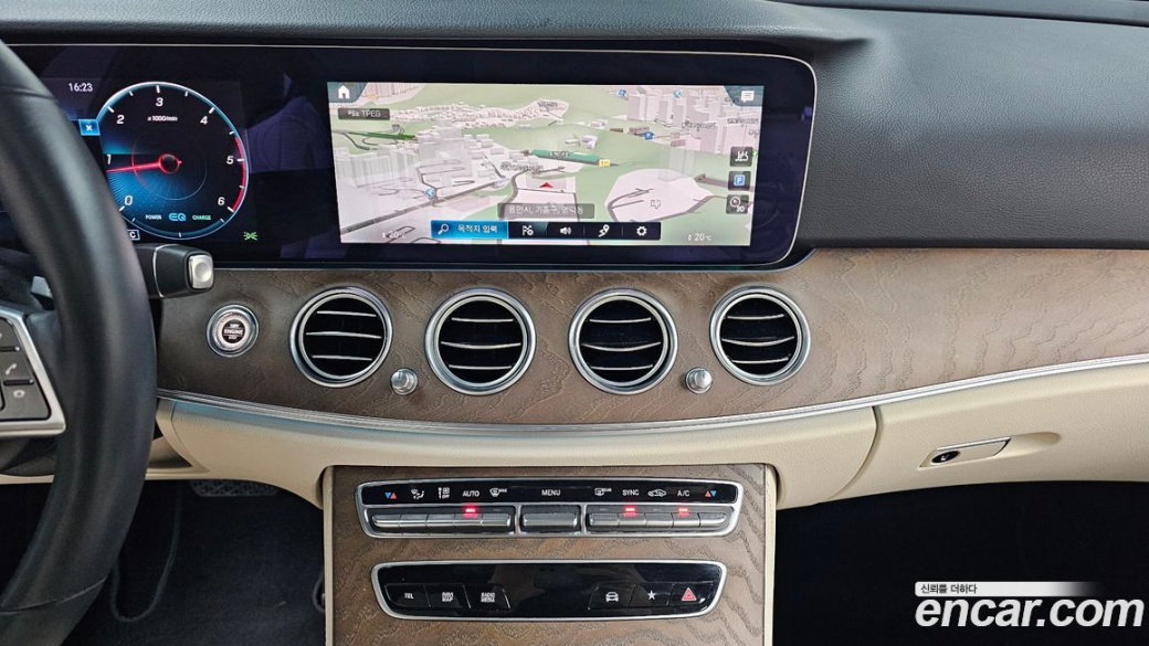 Mercedes-Benz E-Class E220d 4MATIC Exclusive, 2022