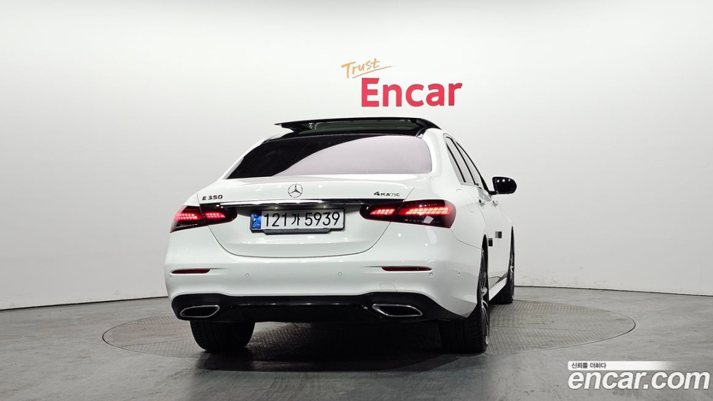 Mercedes-Benz E-Class E350 4MATIC AMG Line, 2023