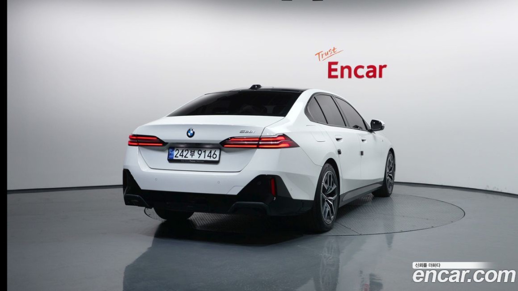 BMW 5-Series 520i M Sport, 2024