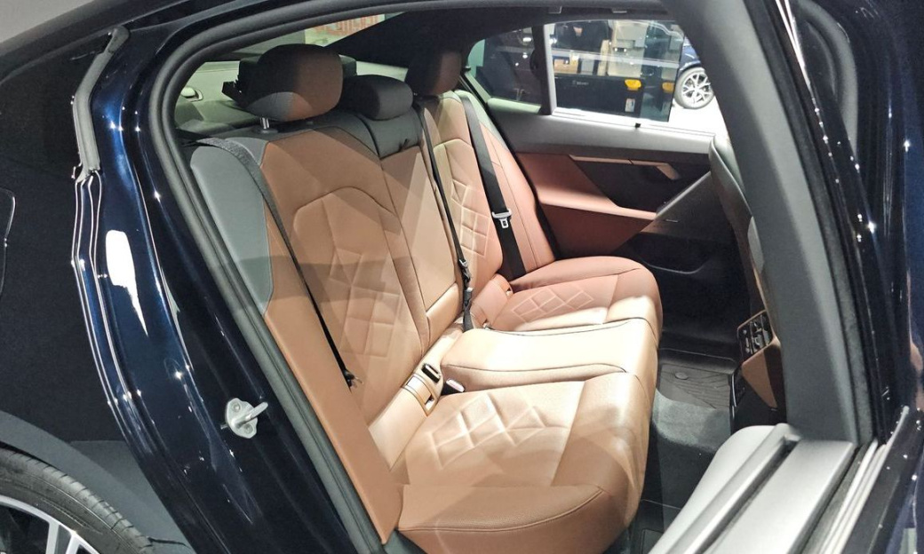 BMW 5-Series 530i xDrive M Sport, 2025