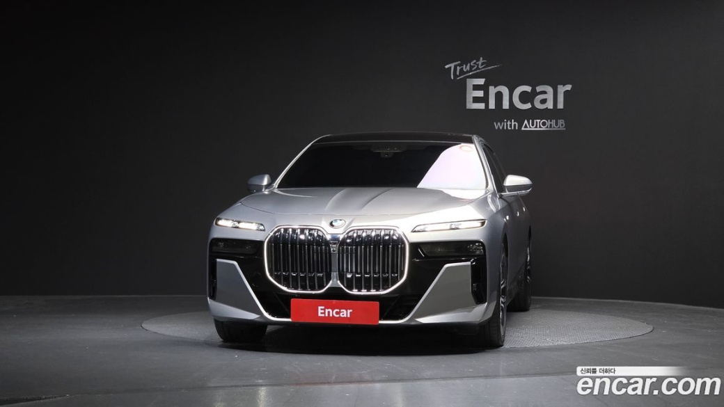 BMW 7-Series 740i xDrive M Sport, 2025