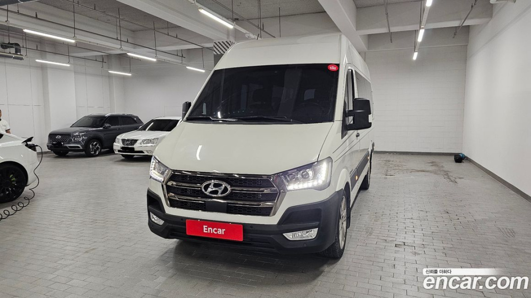 Hyundai Solati 15-seater, 2024