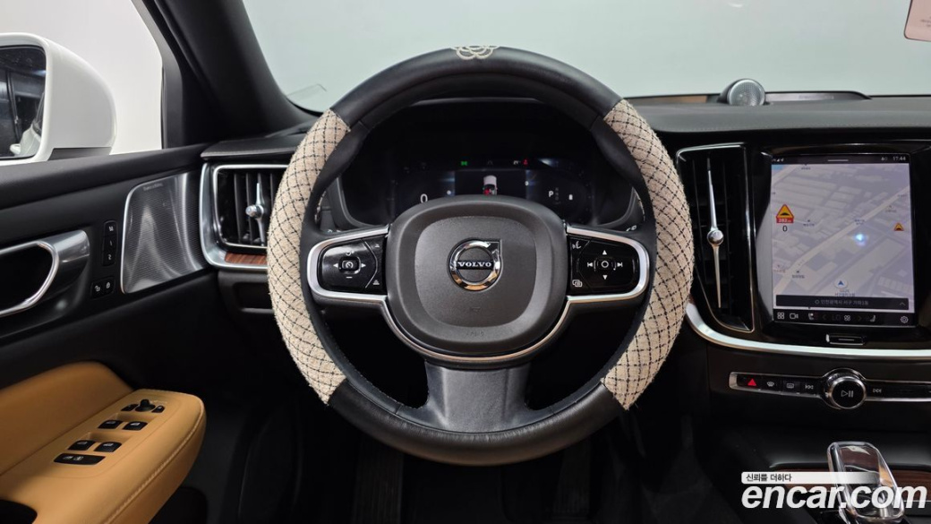 Volvo V60 B5 Ultimate AWD, 2023
